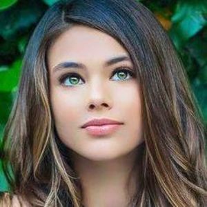 Meet your Posher, Alma